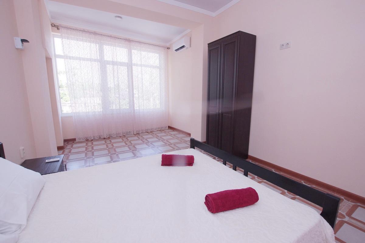 Guest House Belyi Lebed Sukhumi Bagian luar foto